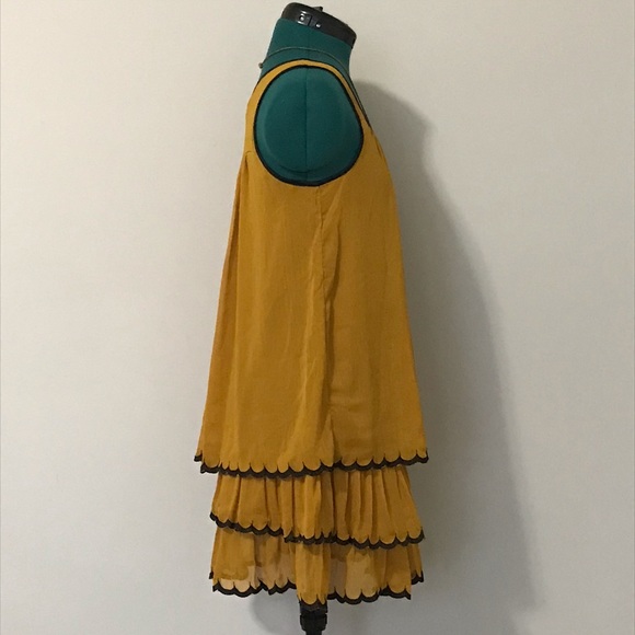 Flapper Style Gold H&M Dress w/ Black Trim Size: 4 - Picture 2 of 9